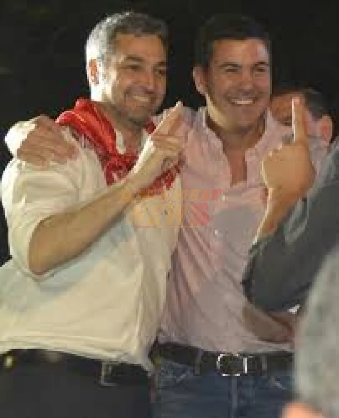 Aprueban pedido de informes sobre viajes de Santi y Marito