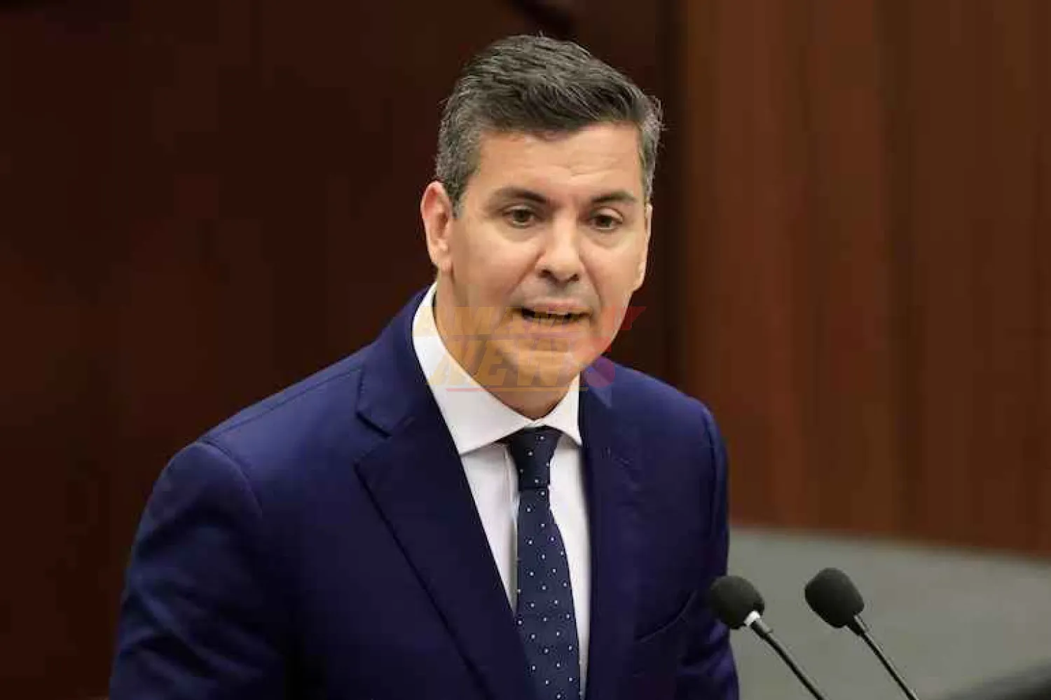 En un año fondeo público para el banco amigo de Santi creció US$ 451 millones