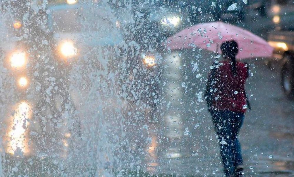 Sábado de lluvias y tormentas eléctricas para disfrutar en casa