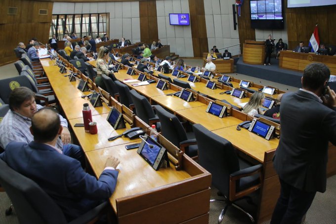 Diputados aprobaron Gs. 28 mil millones para “desprecarización laboral” de sus funcionarios
