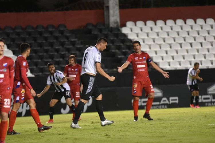 Libertad y Nacional, por seguir escalando