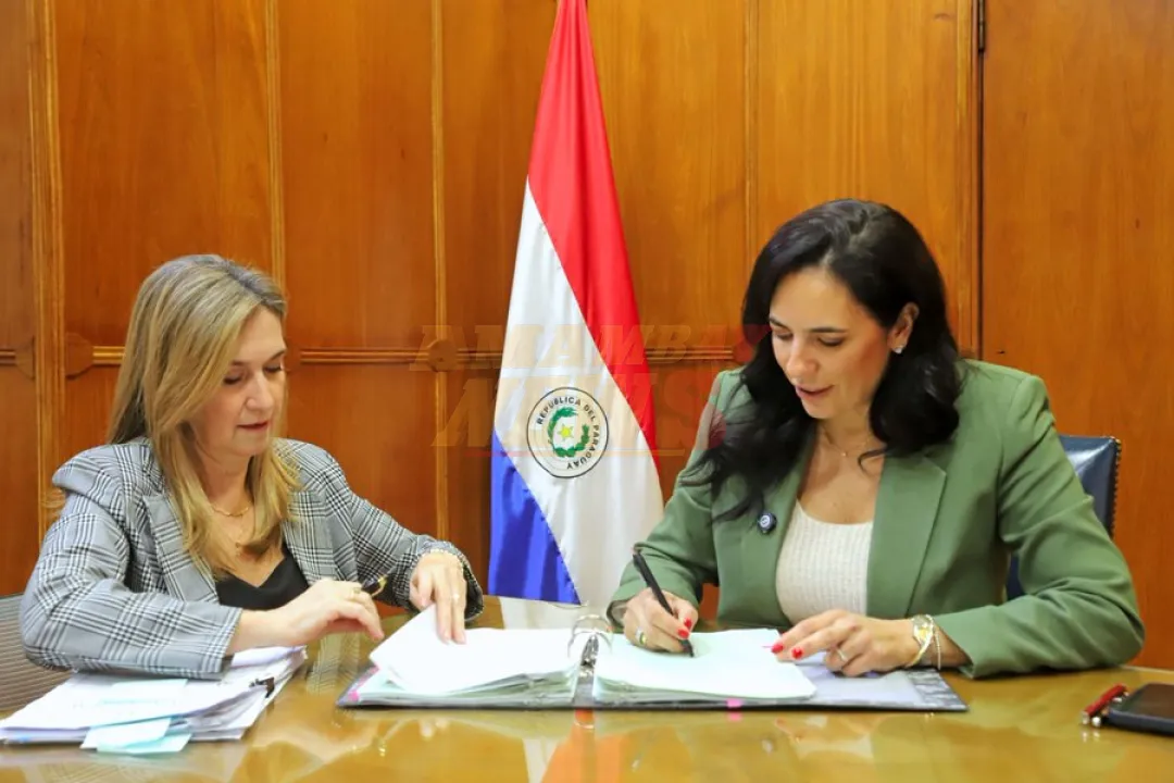 Gobierno oficializa incorporación de buses eléctricos al sistema de transporte público