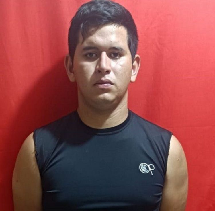 Cuidacoches detienen a un policía tras el robo de un celular