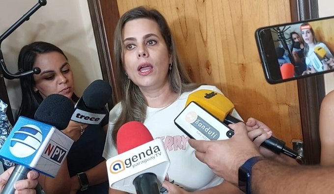 Kattya advierte que “la orden” ya se emitió para su pérdida de investidura