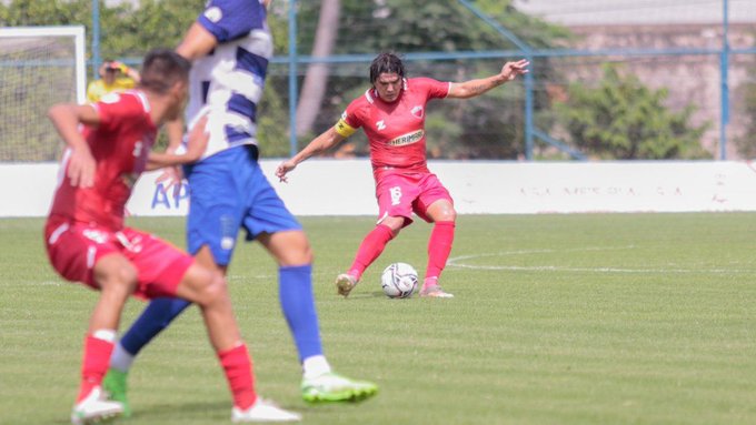 Fernando de la Mora triunfa en el último suspiro ante el 2 de Mayo