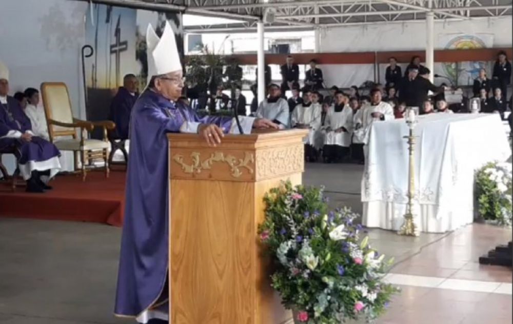 Monseñor critica la frágil Justicia y las prácticas de nepotismo en el Congreso