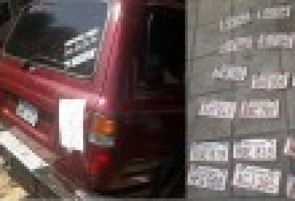 Incautan dos camionetas y numerosas chapas en su interior que serían robadas