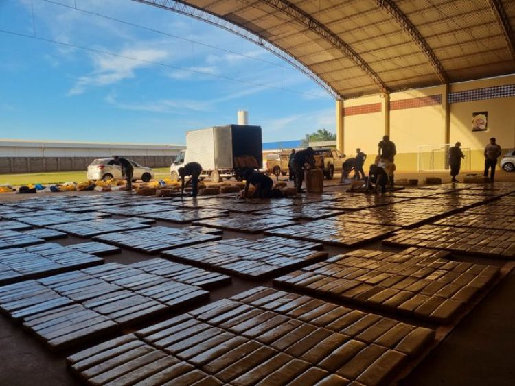 SENAD incautó 9 toneladas de marihuana y 2 vehículos en la Colonia Santa Clara de Cerro Cora