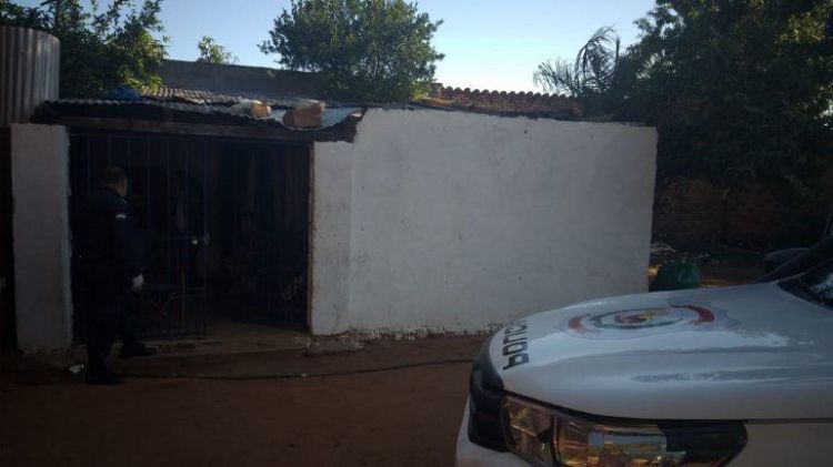 Asesinaron de un balazo a una joven en su vivienda en Villa Elisa