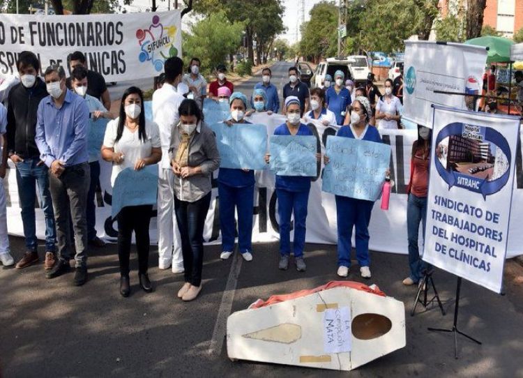 Trabajadores de Clínicas se movilizarán exigiendo mayores recursos humanos e insumos