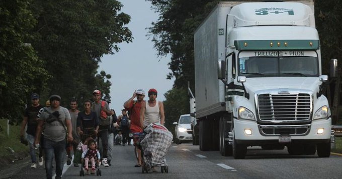 Interceptan camión con 250 migrantes hacinados en México