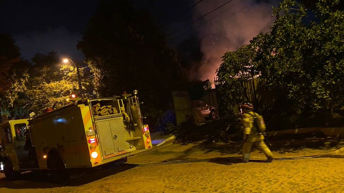 Se incendia vivienda y presumen que fue por luces navideñas
