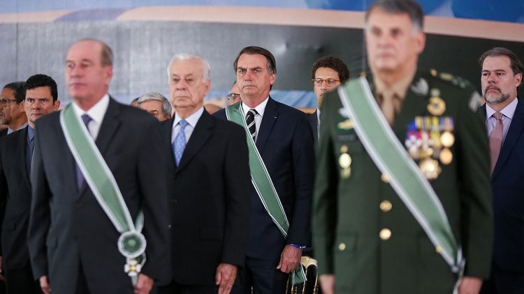 Bolsonaro se lanza contra la corte y convoca a sus seguidores a "prepararse"