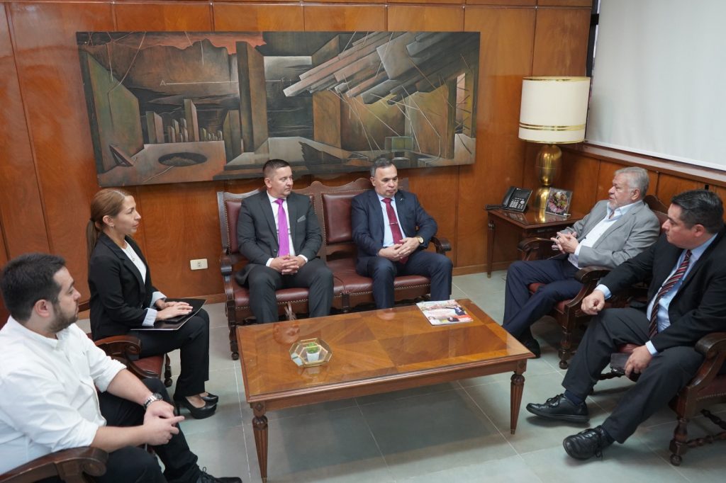 Ejecutivo recoge documentación sobre irregularidades en el IPS