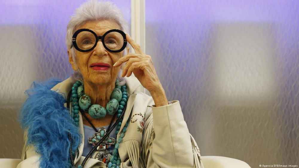 Ícono de la moda Iris Apfel fallece a los 102 años