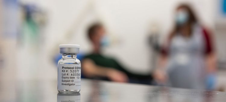 Salud pública asegura que vacunas AstraZeneca no provocó internación de médicos