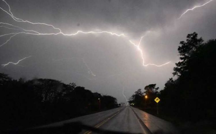 Miércoles cálido con precipitaciones y ocasionales tormentas eléctricas, según Meteorología