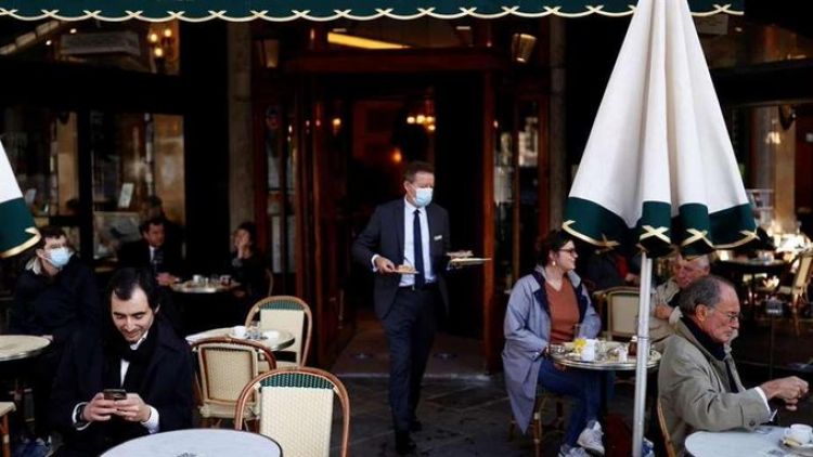 Francia reabre cafés, restaurantes y museos tras casi 7 meses de cierre