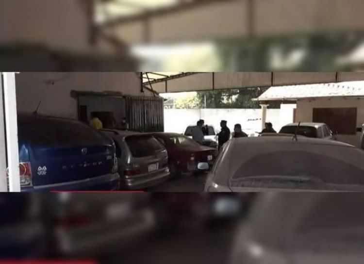Hallan sin vida a un mecánico en su taller: presumen homicidio