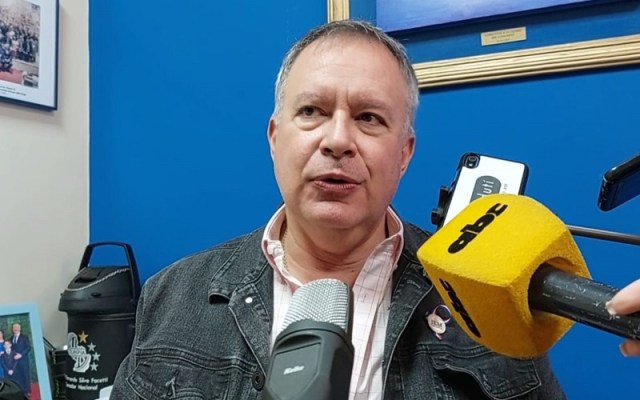 Piden informes a Hacienda sobre funcionarios comisionados al BCP