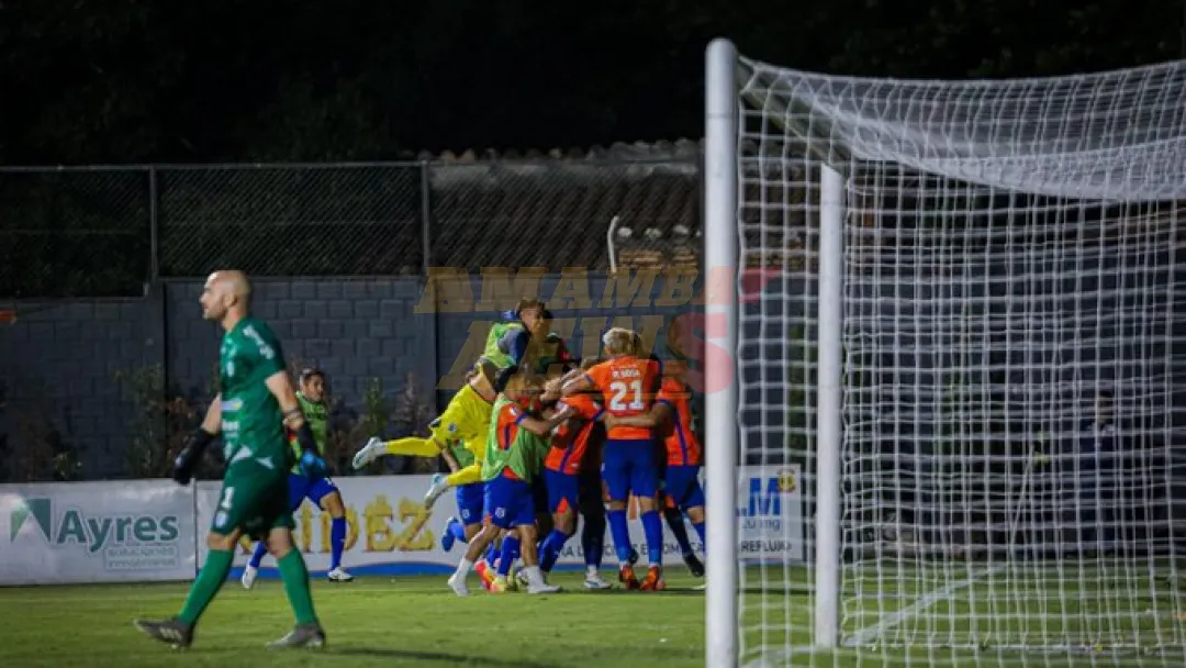 El Gallo vence a Ameliano y toma el segundo lugar