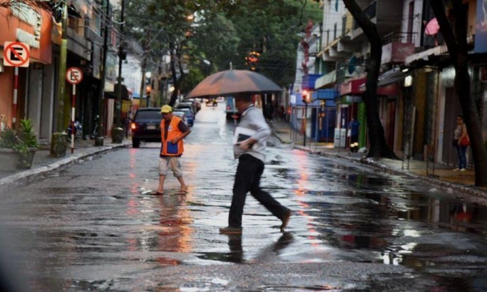 Anuncian jornada cálida y con lluvias en gran parte del país
