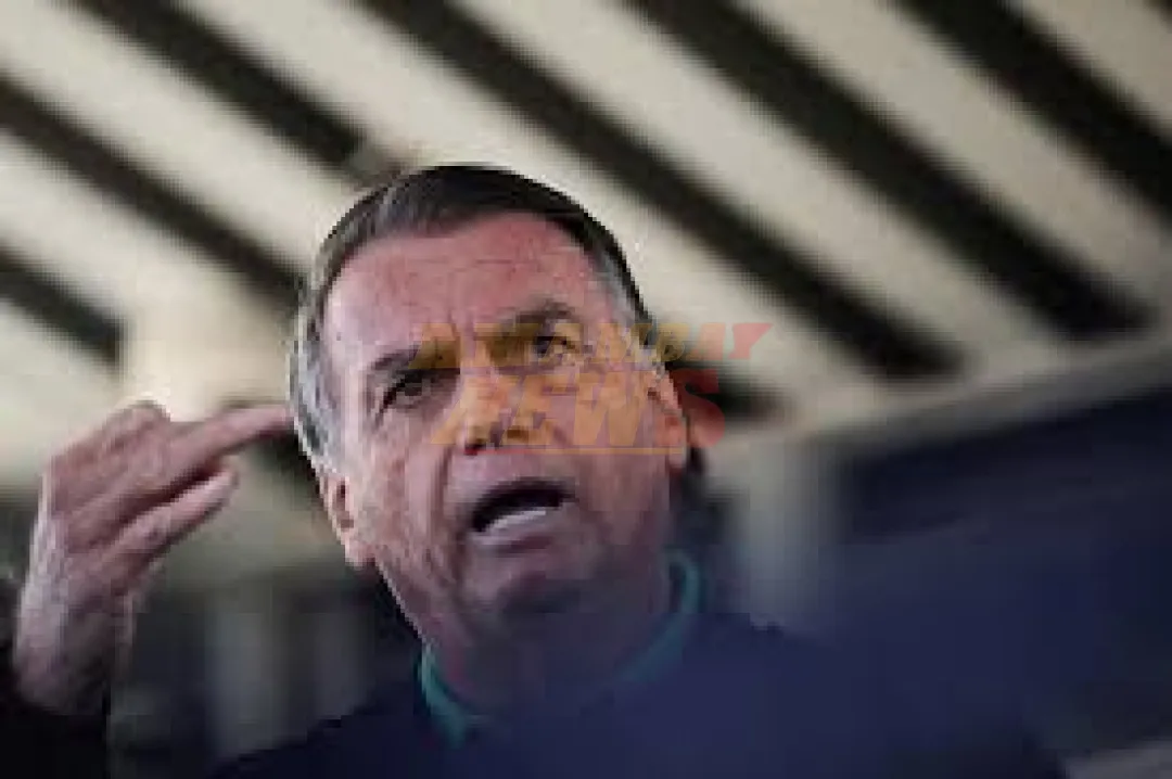 Bolsonaro usará tobillera y no podrá usar redes sociales