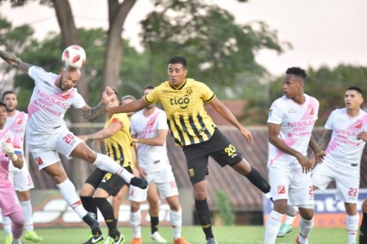 Guaraní y River Plate se miden con la única consigna: Ganar
