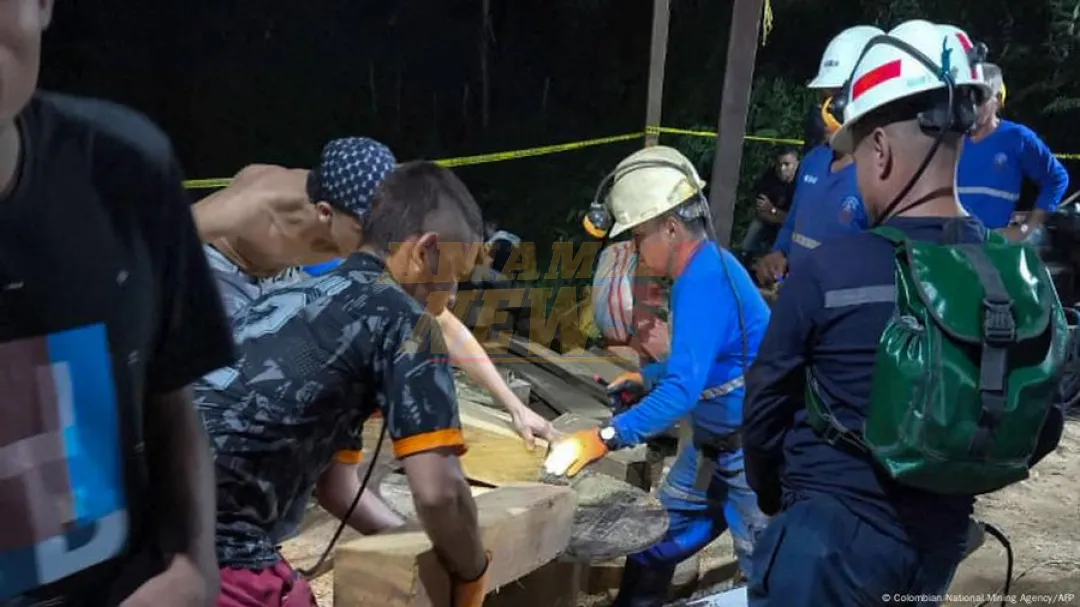 Rescatan a mineros que quedaron atrapados en mina colombiana