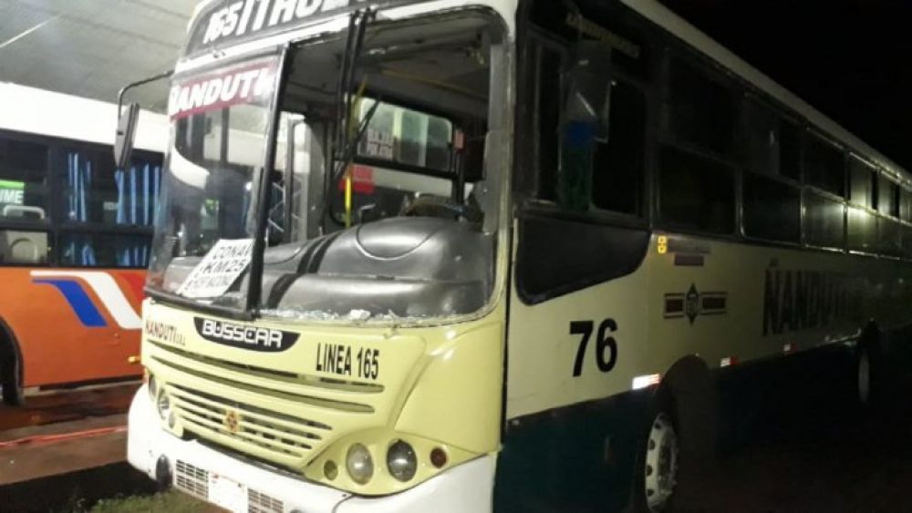 Tres heridos tras ataques a 10 colectivos de la empresa Ñandutí