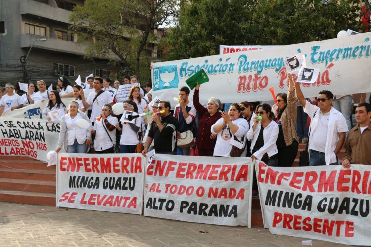 Gremio de enfermeras cuestionan reglamentación de la ley de carrera profesional