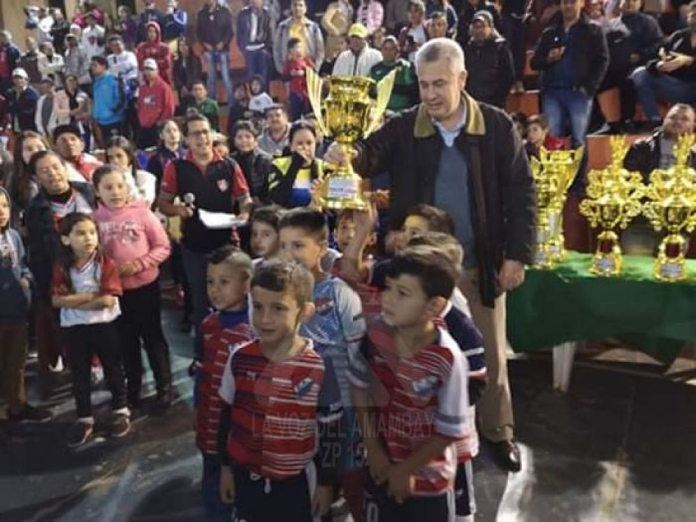 Brillante cierre del torneo de las escuelas de futsal FIFA