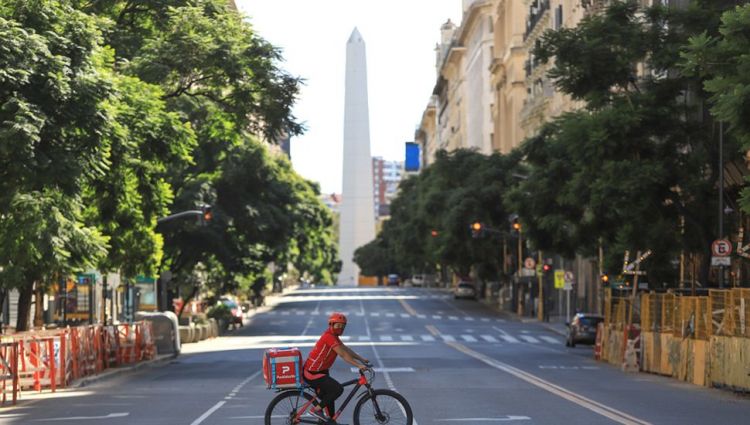 Argentina supera 350.000 casos de COVID-19; muertes ascienden a 381 en un solo día