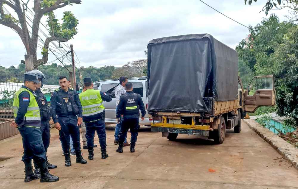 Falsos policías roban camioncito repleto de mercadería en asalto tipo comando