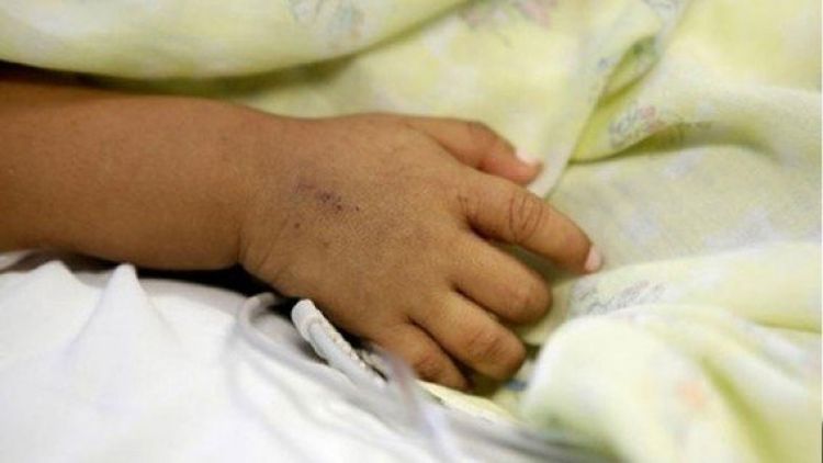 Tras penosa muerte de una beba de 11 meses detienen a sus padres en PJC