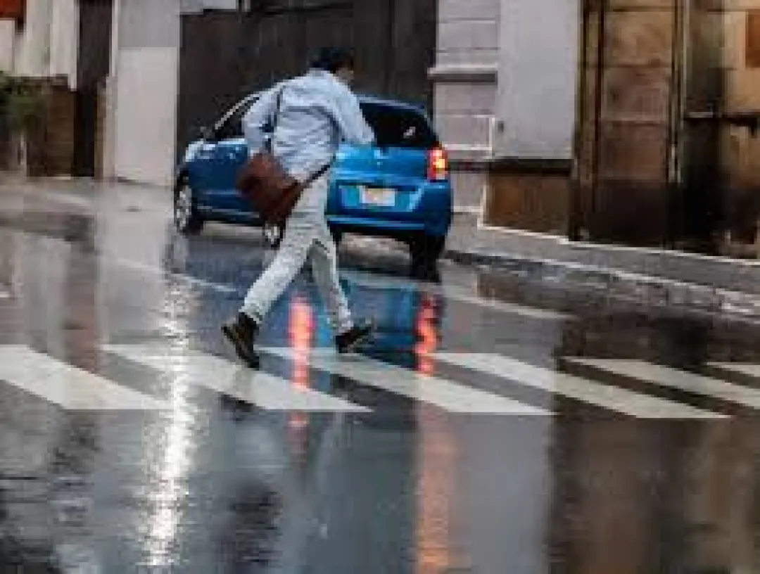 Pronostican chaparrones y una jornada muy calurosa