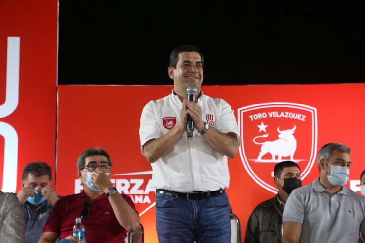 Senador acusa a Velázquez de “recaudar y gobernar” solo para su campaña