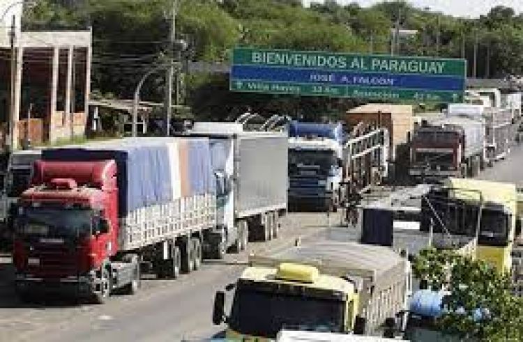 Preocupa el paro de camioneros: productos faltarán en supermercados, alertan