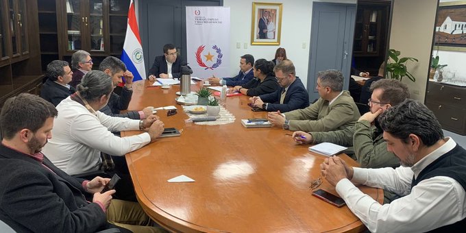 Posponen el paro de buses por 22 días por falta de acuerdo