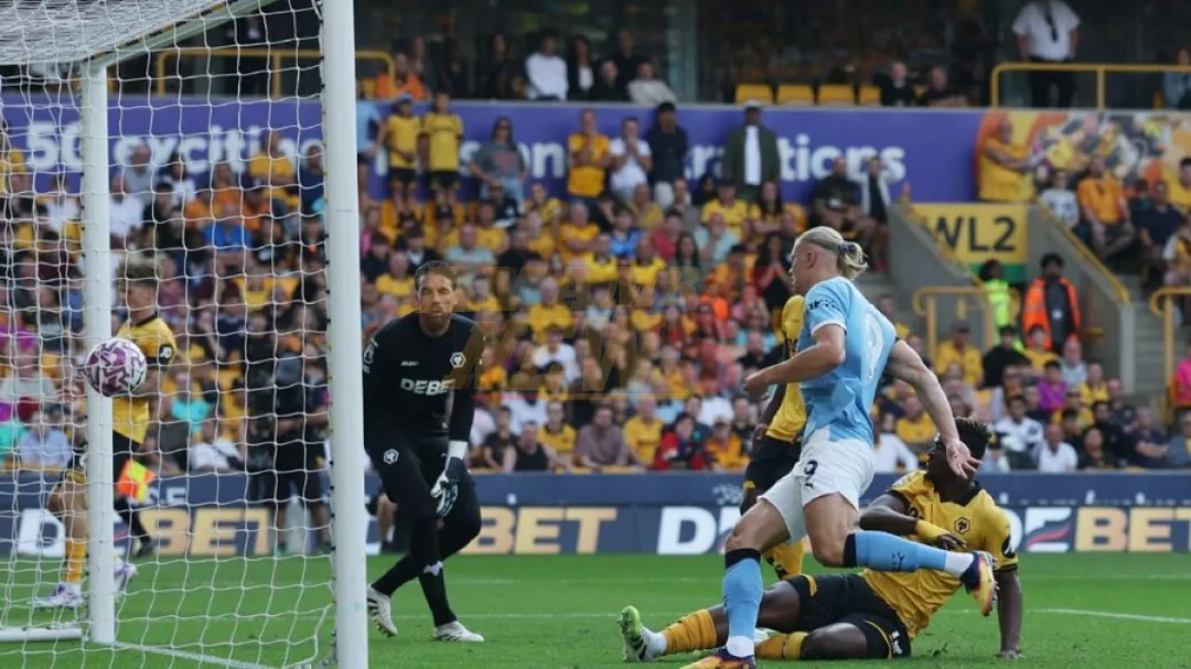 Manchester City arranca la Premier League con doblete de Haaland