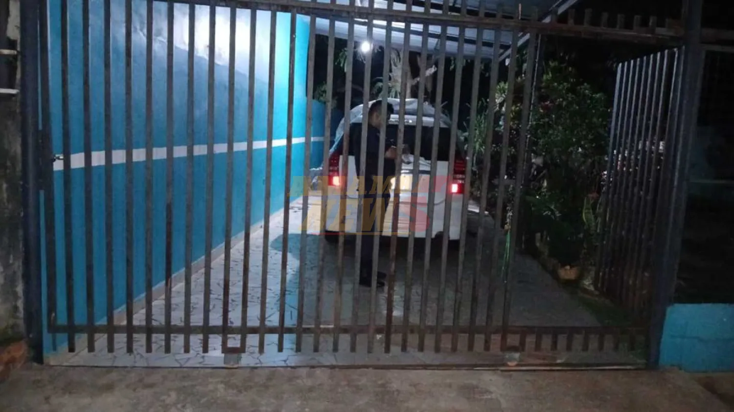 Hombres armados atacan a balazos una vivienda y un automóvil en Alto Paraná