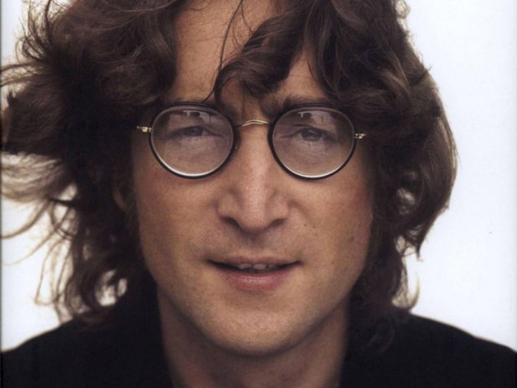 El registro escolar de John Lennon revela que fue un adolescente complicado