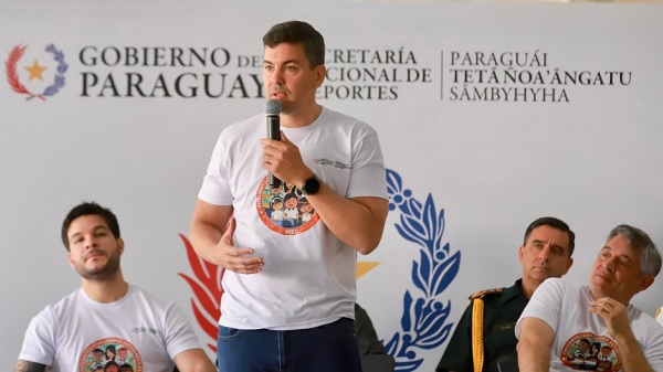 Santi Peña promete de vuelta 500.000 empleos