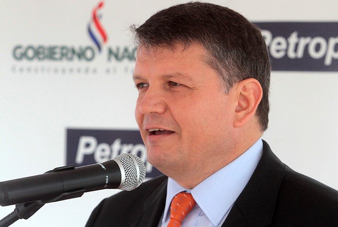 Viceministro admite que transportistas no cuentan con la cantidad de buses que declaran tener