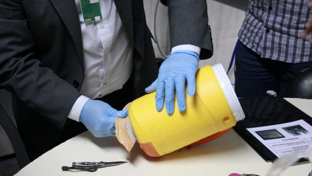 Abren encomienda con cocaína