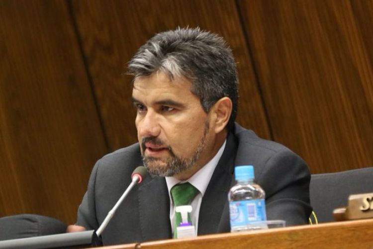 Diputado afirma que mientras el Partido Colorado esté en el Gobierno, seguirán las deudas para pagar salarios