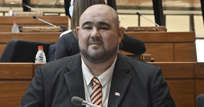 ¿Quién es el diputado Jatar Fernández?