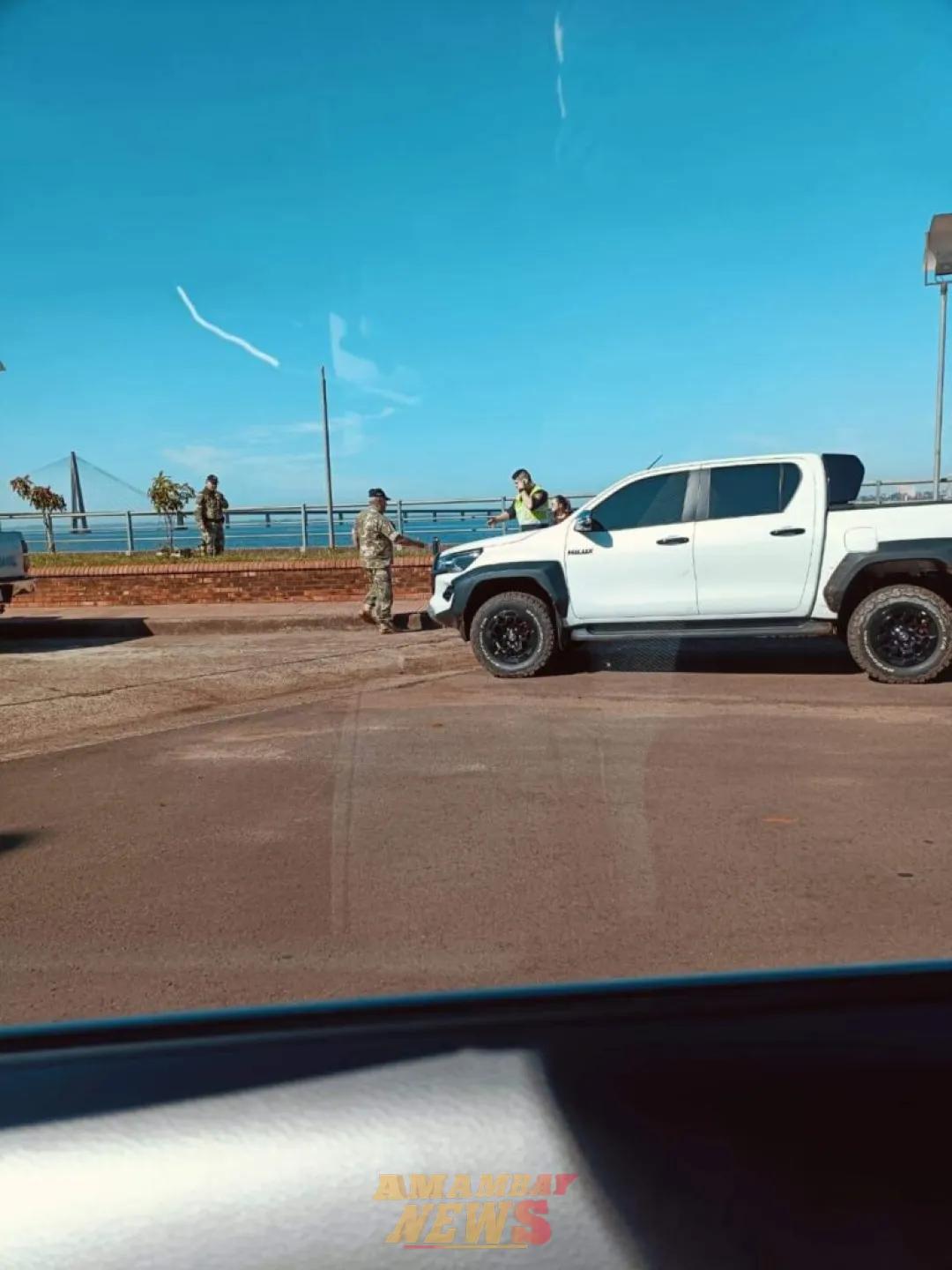 Conocido comerciante se arrojó de un puente y es buscado por la Prefectura Naval