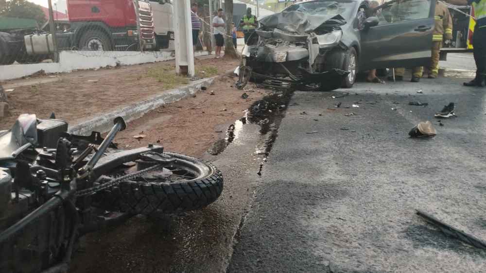 Motociclista muere al chocar frontalmente por un auto en Ñemby