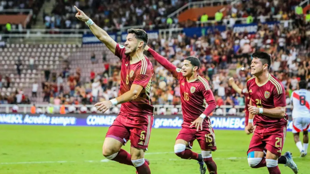 Venezuela aplasta a Perú y Uruguay vence a Chile